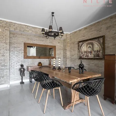Maison De Luxe, Nilie Hospitality Mgmt نيوي إيبيفاتاي