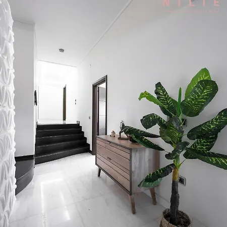 Maison De Luxe, Nilie Hospitality Mgmt نيوي إيبيفاتاي